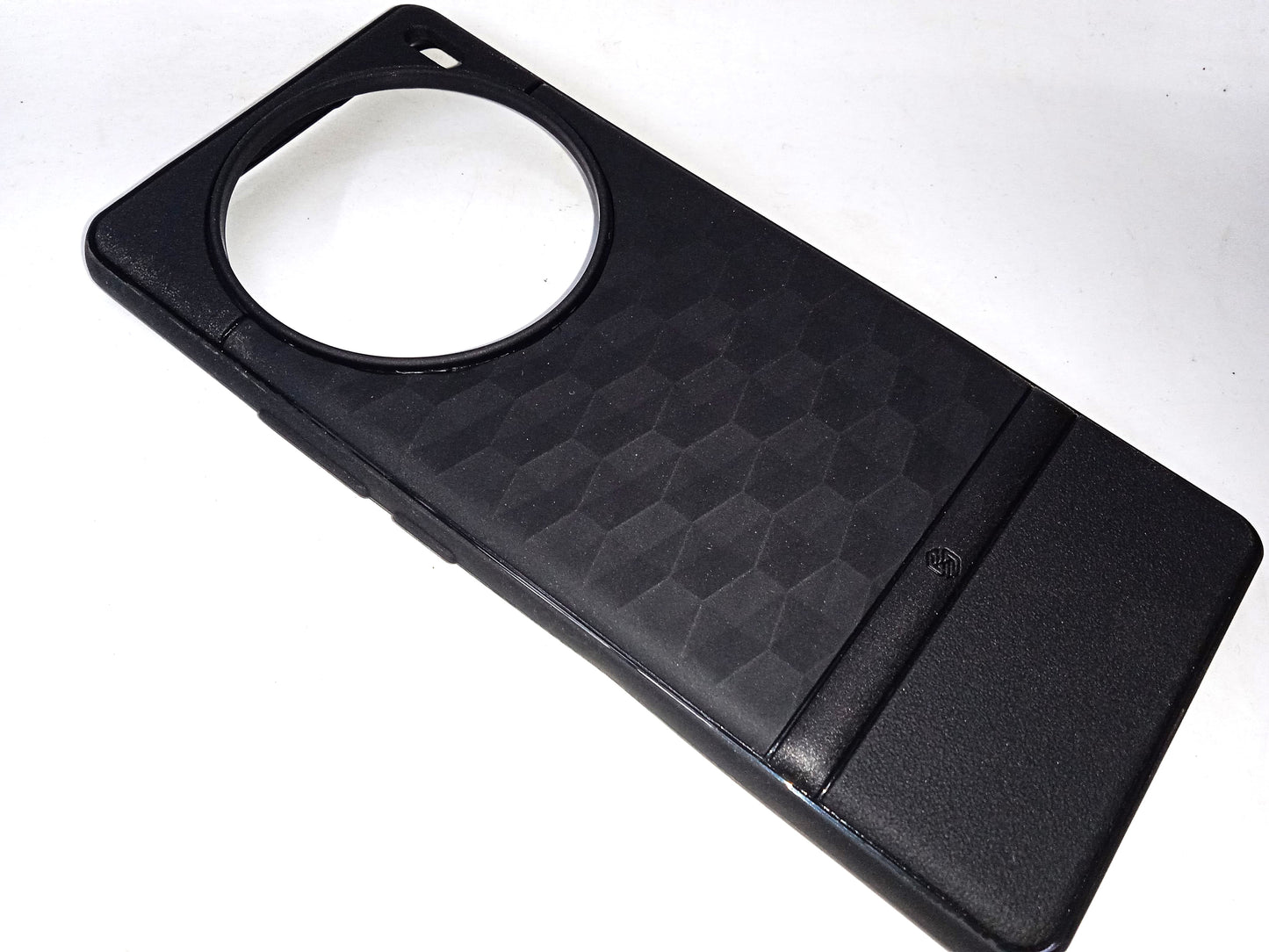 VAKIBO Parallax Design Black Coloured Made with Soft Rubber TPU Back Cover Case Camera Protection Ring Suitable for Vivo X100